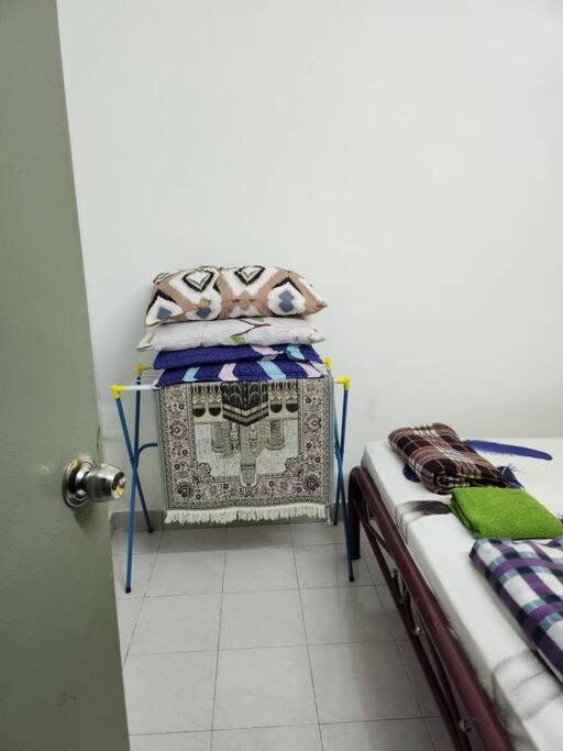 D'Haja 61 Klia Sepang With 3 Airconds & Wifi Villa Banting  Exterior photo